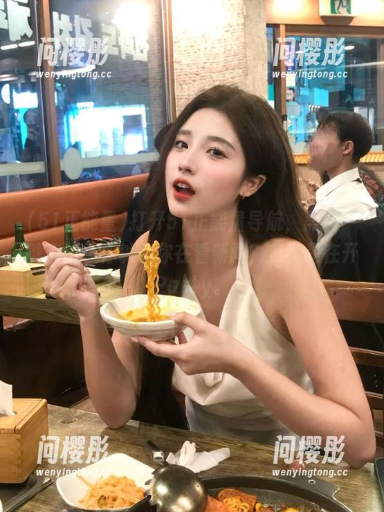 打开51正能量导航，黑料一键直达，你以为你在看新闻？其实是在开Party。