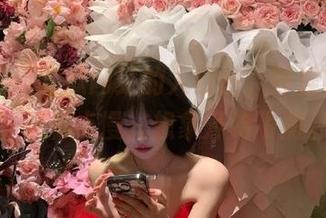 吃瓜网站的入口前，等候的每一秒都有点慢，想象开始飞溅。