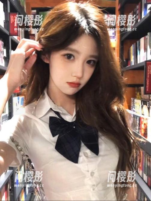 ios上刷611吃瓜网，吃瓜的同时不小心把零食一口吞下…