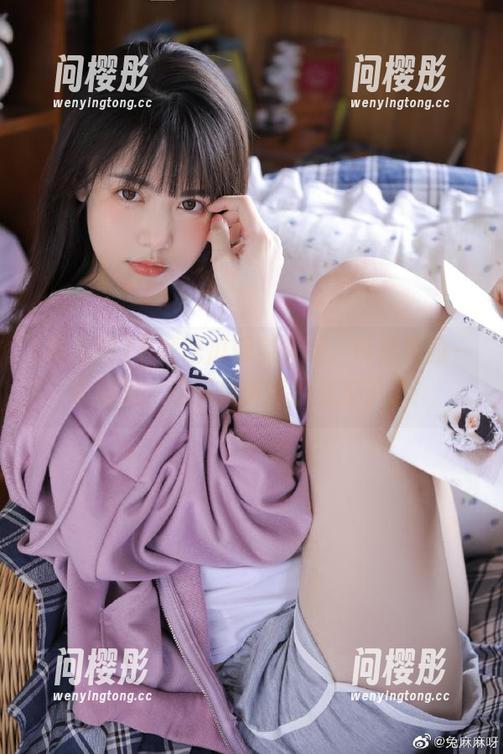 下载吃瓜网免费版，脑袋里的一堆问题，这下总算能找点乐子了！
