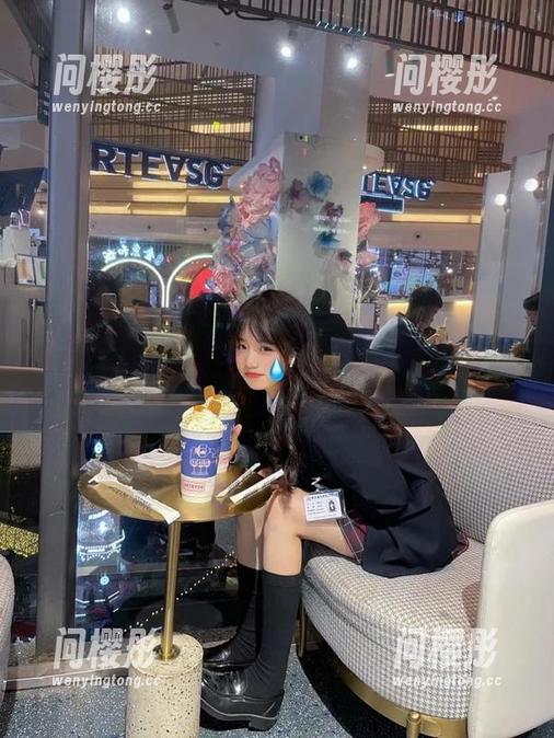 跟着天天吃瓜网，永久见证人类感情的各种奇葩瞬间，哈哈！