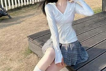 海角吃瓜网站独家黑料，让人不禁心生遐想啊