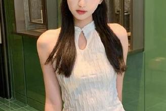 “黑料不打烊,万里长征传”入口小提示：记得穿拖鞋,好方便再来跑两圈！