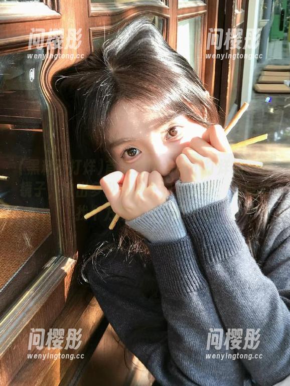 首页如同黑料不打烊的一面镜子，映出多少瓜的奇妙和诡谲，这感觉，找个方块儿坐下真不错！