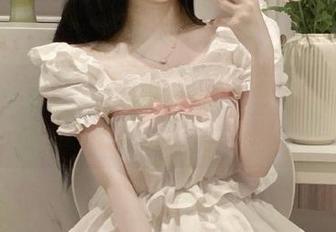 打卡黑料冲哥网站，嘴里不停嚼的全是抖音网红的新鲜事儿