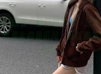 想看“黑料社官网”分享的惊人八卦，结果全都是旧闻，可以换换新花样嘛！
